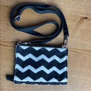 Thirty-One Cross Town Wallet Crossbody